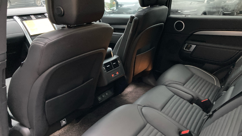 Land Rover Discovery 3.0 D300 Dynamic HSE 5dr Auto Diesel Station Wagon